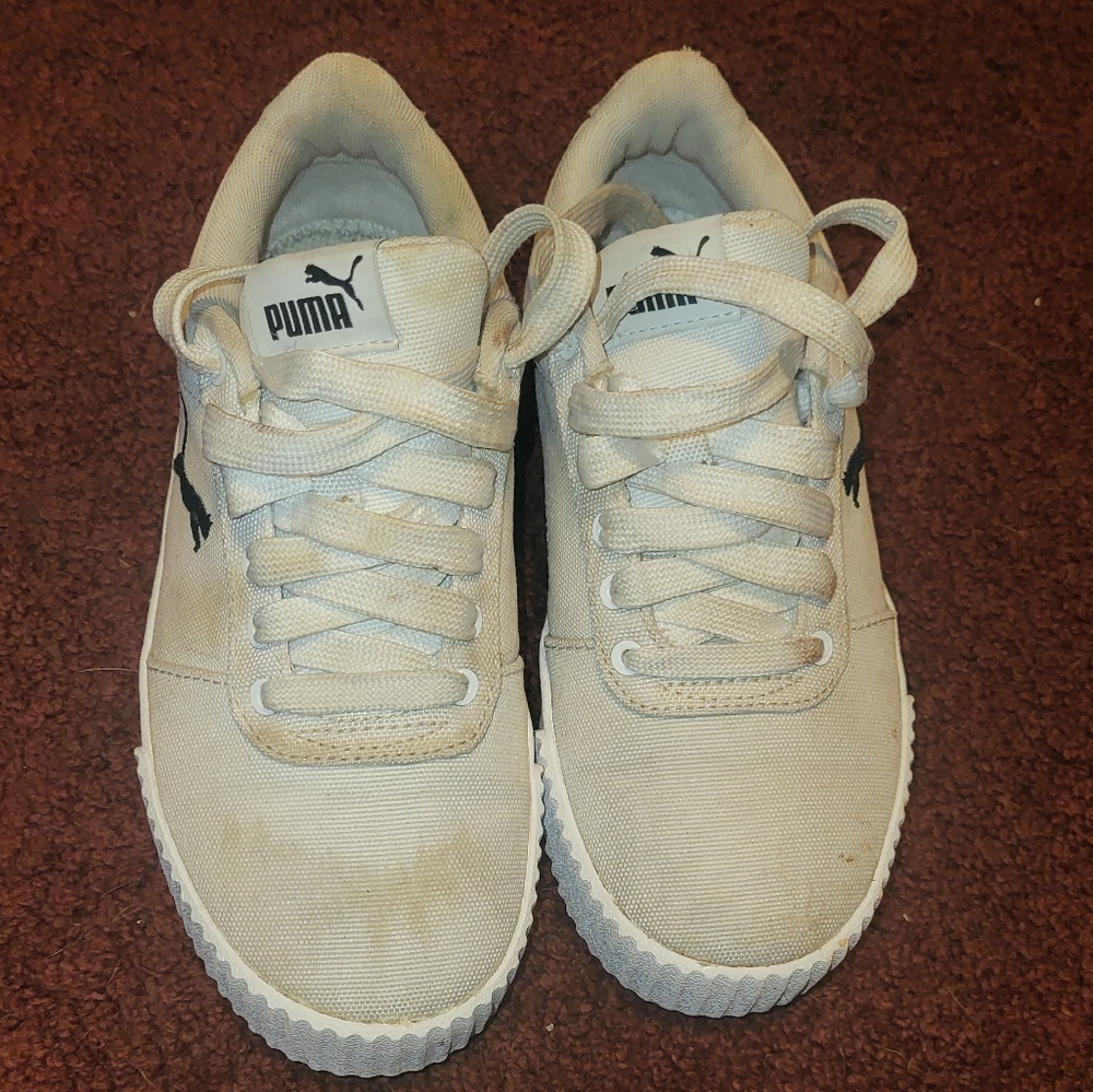 Kids Puma shoes size 3